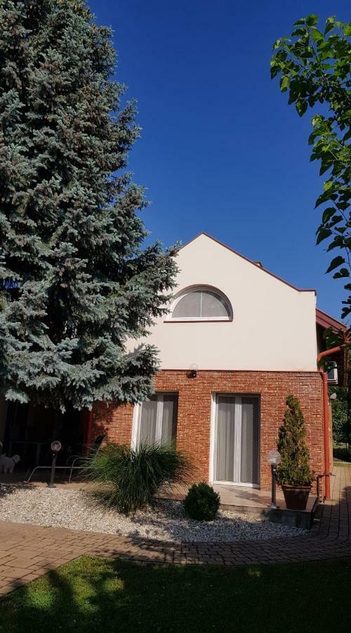 Mimi Apartman Balatonalmádi Екстериор снимка